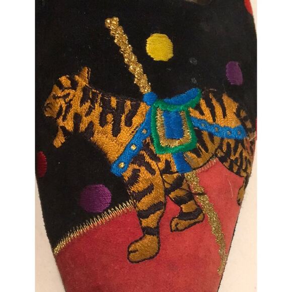 VINTAGE J. RENEE TIGER CAROUSEL FLATS BLACK SUEDE - Picture 3 of 4